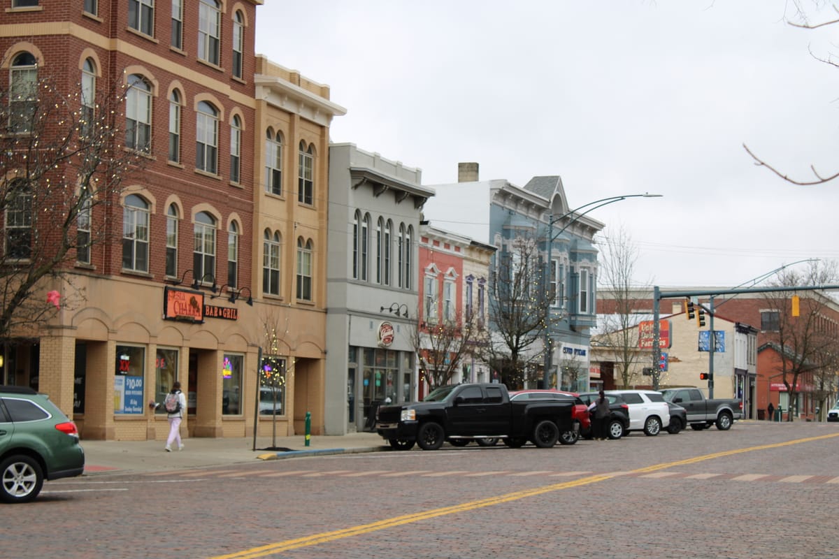 Commission recommends increased size for Uptown businesses — but not bars and restaurants