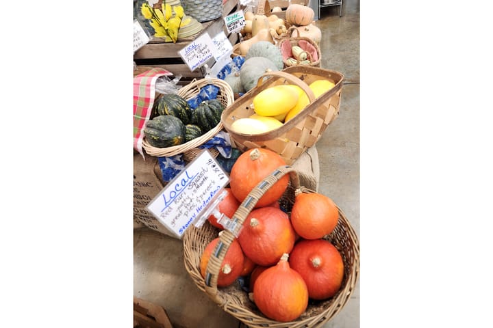 Baskets with different varieties of squash